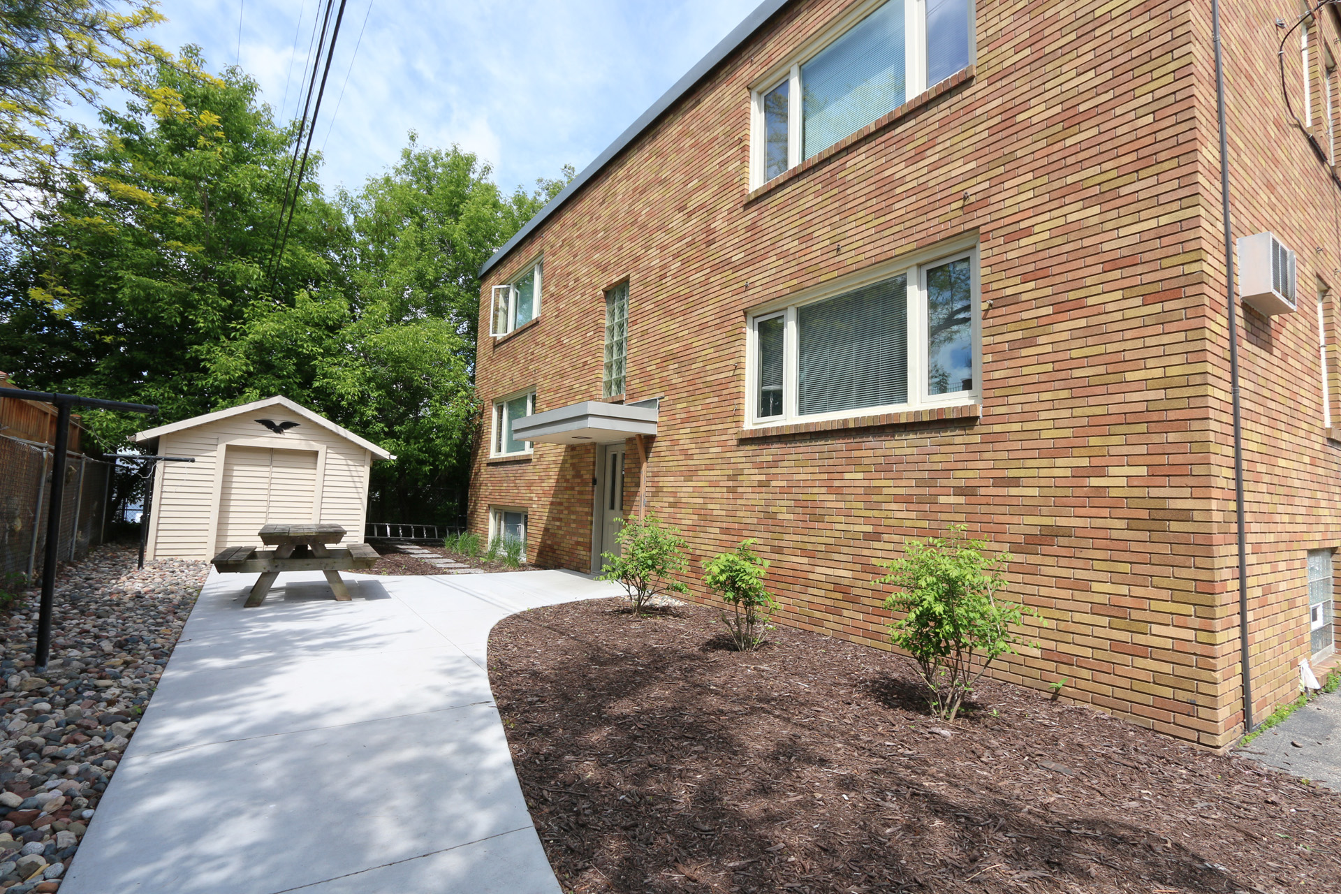 Photos and Video of Ford Parkway Apartments in St. Paul, MN